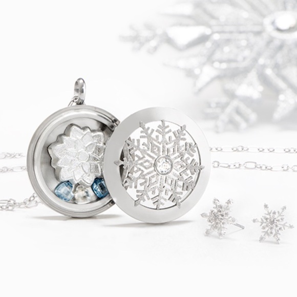 Origami Owl Jewelry - Snowflake Origami Owl Rare Exclusive Locket